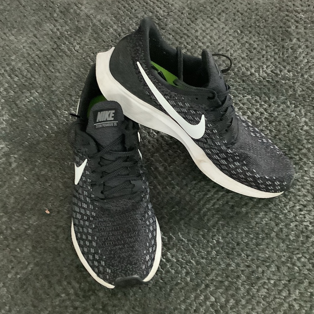 Nike Black and White Running Sneakers